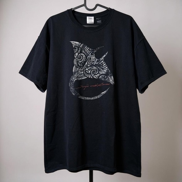🔥 Vintage Polynesian Tribal Manta Ray Tee 🔥 - Picture 1 of 5